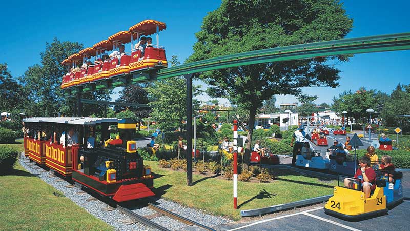 LEGOLAND� � upplev LEGO�-t�g, minibilar och Interrail-banan i Miniland. Se ikoniska byggnader och sp�nnande transportattraktioner