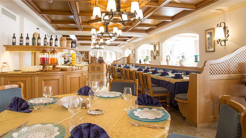 Restaurangen på Jan Maria Hotel i Canazei där vi äter tre rätters middag samt salladsbuffé varje kväll under vistelsen.