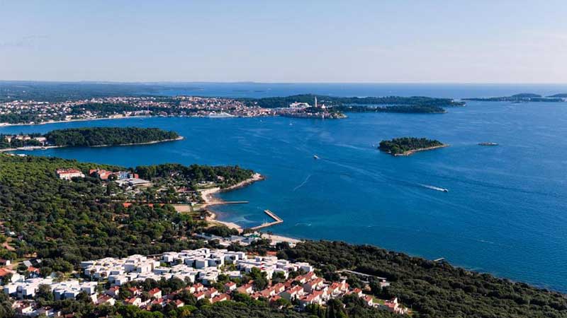 Vy över Resort Amarin i Rovinj, Istrien, Kroatien