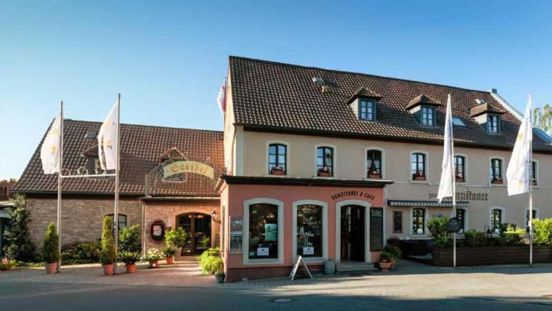 Akzent hotel Franziskager i den charmiga orten Dettalbach �r ett mysigt hotell med biergarten ut mot floden Main. 