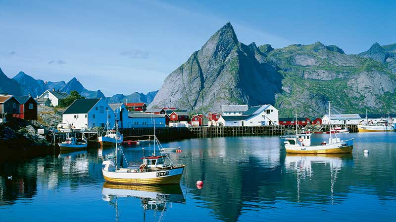 res med Tjörnarpsbuss till Lofoten – skärgård, berg och charmigt fiskeläge i Nordnorge