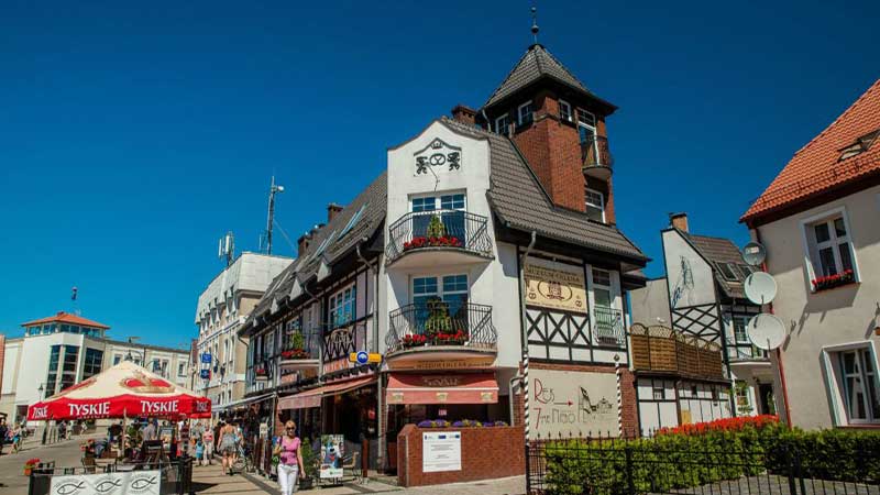 Ustka, charmig kuststad i Pommern vid bes�k med Tj�rnarpsbuss