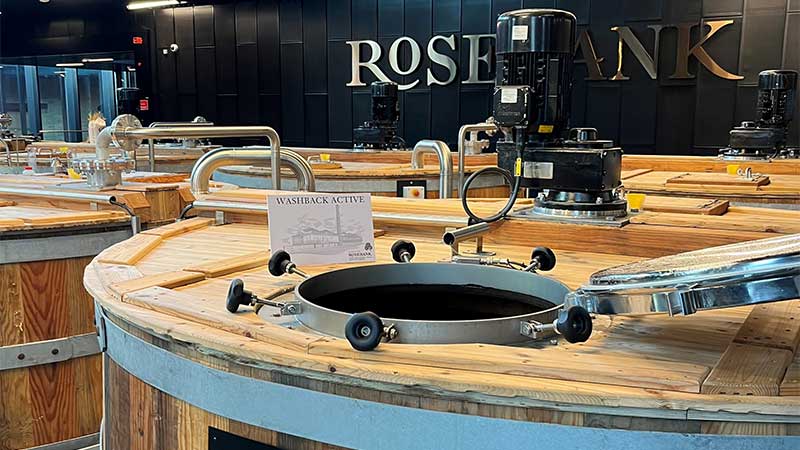 Falkirks ikoniska Rosebank Distillery �ter i drift � boka din whiskyresa med Tj�rnarpsbuss