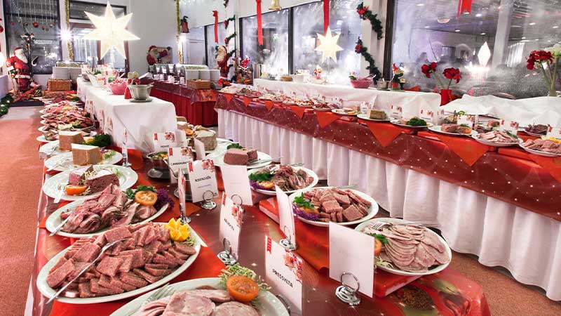 Julresa med buss till Ronneby Brunn med Tjörnarpsbuss och klassisk julbuffé med svenska delikatesser