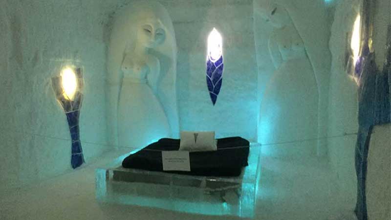 shotellet i Jukkasj�rvi � v�rldens f�rsta ishotell, skapat av sn� och is fr�n Torne �lv. Upplev unik isarkitektur, konst och magisk vinterlyx.